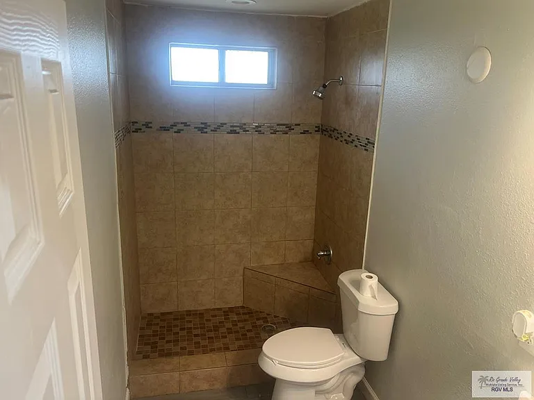 1919 Taxco Dr — Photo 8