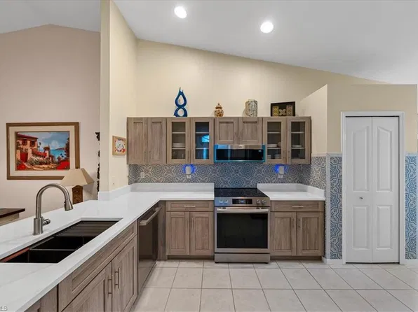 5485 Whitten DR, NAPLES, FL 34104