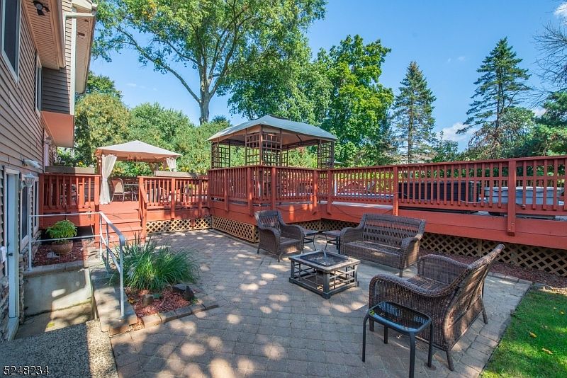 58 W Parkway, Pompton Plains, NJ 07444 Zillow