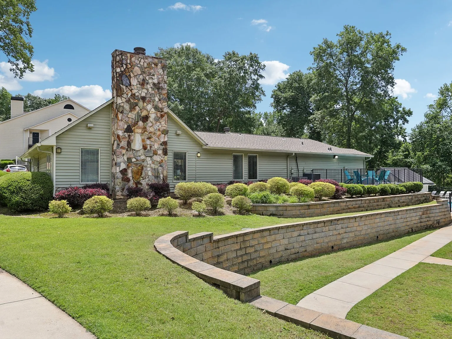 Gwinnett Square — Photo 3