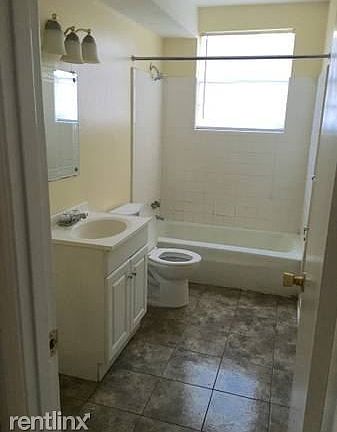4th image of 320B Verdery Dr