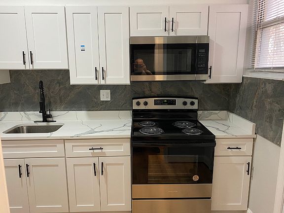 3rd image of 2501 Linden Ave #2B