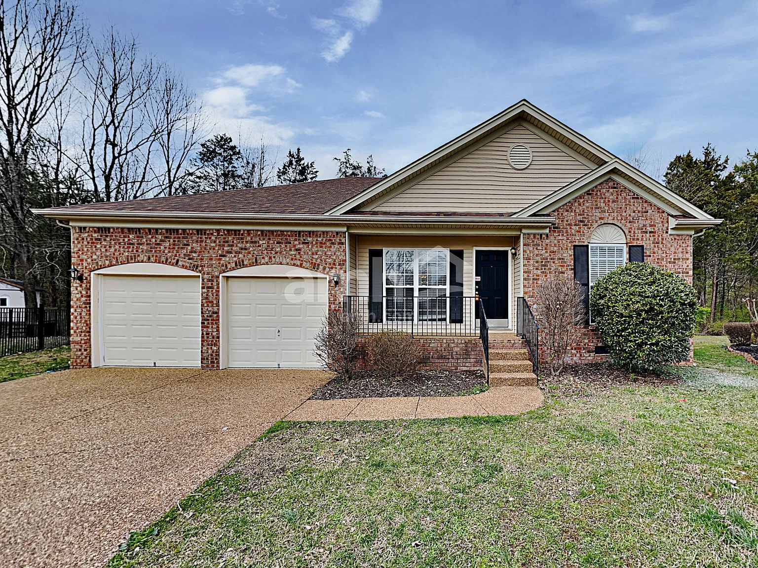 3 bed, 2.0 bath, 1383 sqft, $2,220 — Photo 1