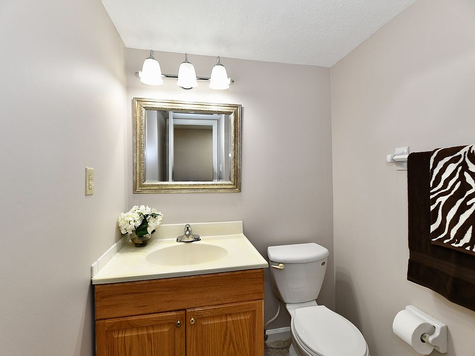 2nd image of 8290 Woodall Dr