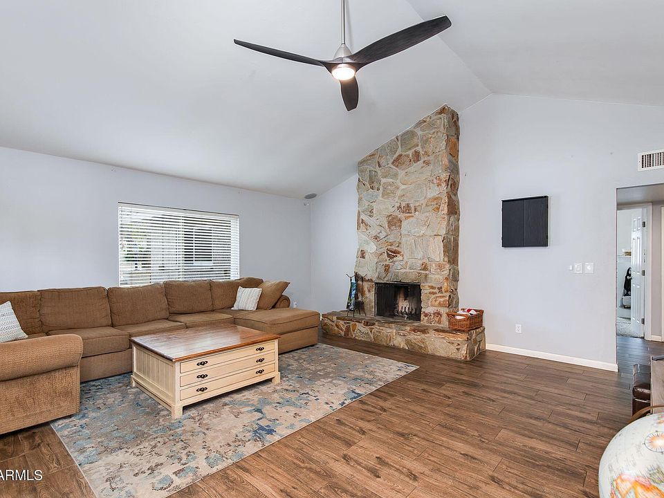 1st image of 502 W SURREY Avenue