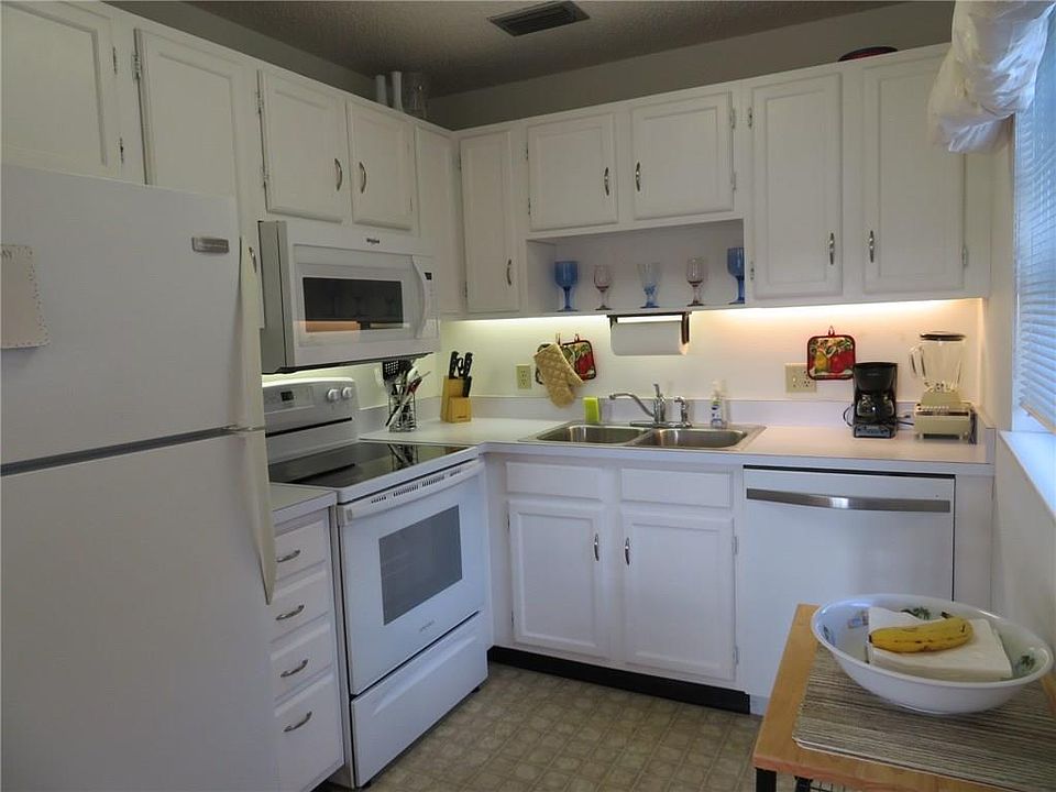 1st image of 22 Vista Gardens Trl