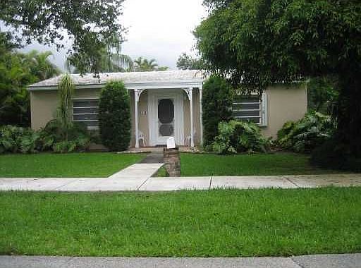 FRONT OF THE HOUSE
