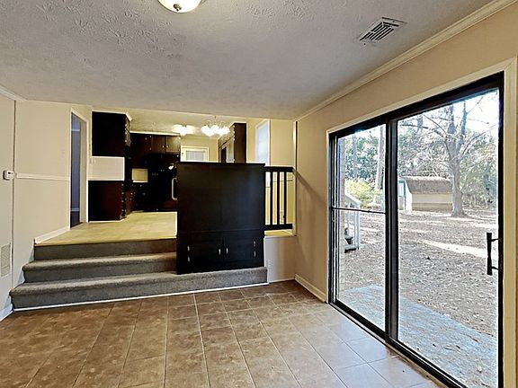 5th image of 3445 Underwood Ct SE