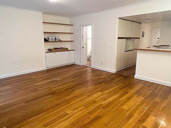 5th image of 317 W 107th St