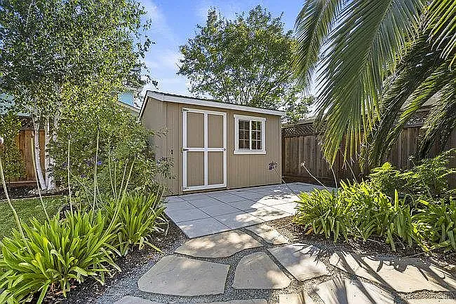380 Wilton Ave — Photo 39