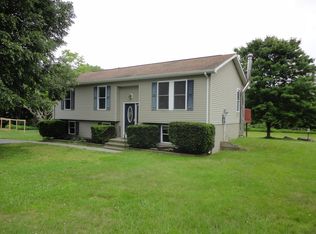 123 Dartmouth Dr, Groton, CT 06355