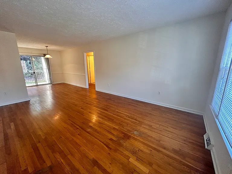 Princeton Circle West Apartments — Photo 68