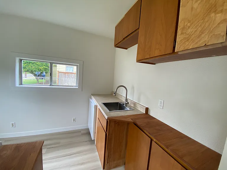 516 S 2nd St — Photo 9
