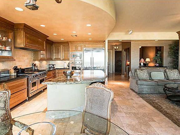 5th image of 9101 Alta Dr #1406