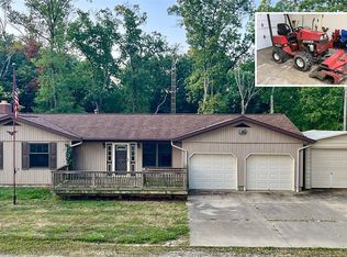 9366 Briar Rd NW, Magnolia, OH 44643