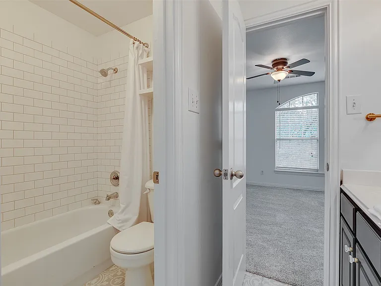 4411 Voyager Dr — Photo 11
