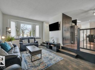 1939 68th St NW, Edmonton, AB T6K 2J1