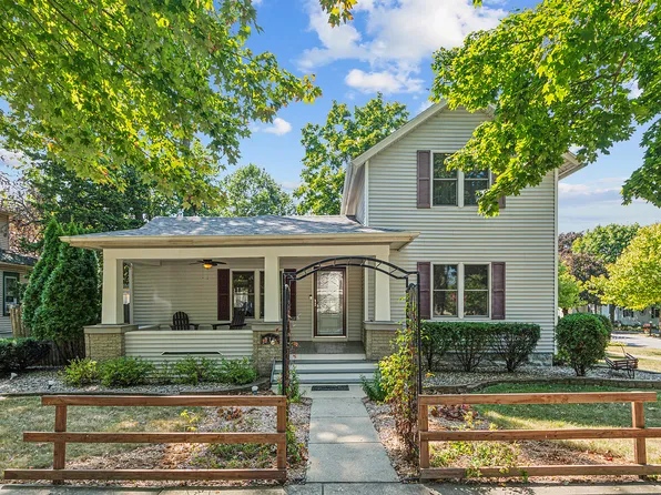 216 W Crawford St, Peotone, IL 60468