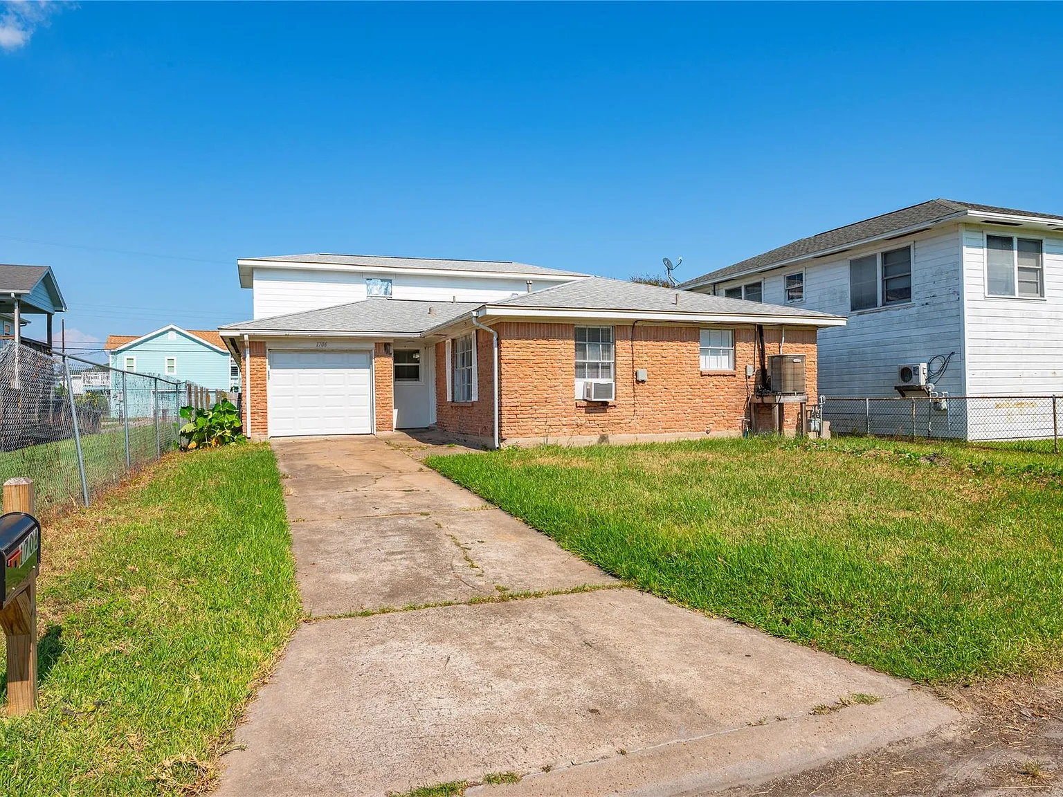 3 bed, 1.5 bath, 1576 sqft, $1,800 — Photo 3