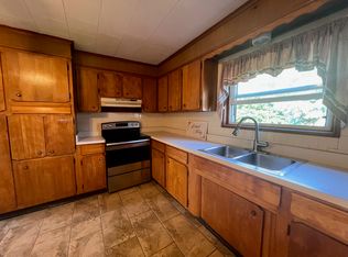 17 Pine St APT 3, Dudley, MA 01571