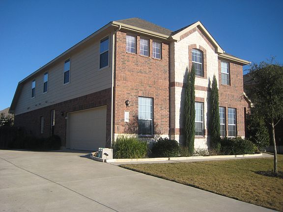 3rd image of 18605 Royal Pointe Dr