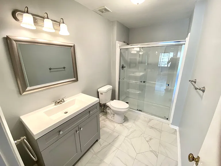 1116 N Green Dr — Photo 13