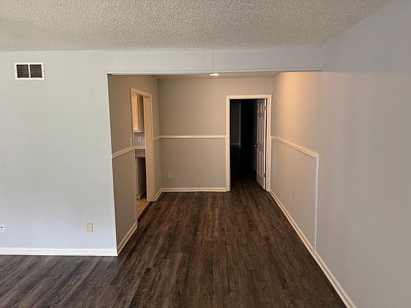 3rd image of 2044 Vollintine Ave #2044