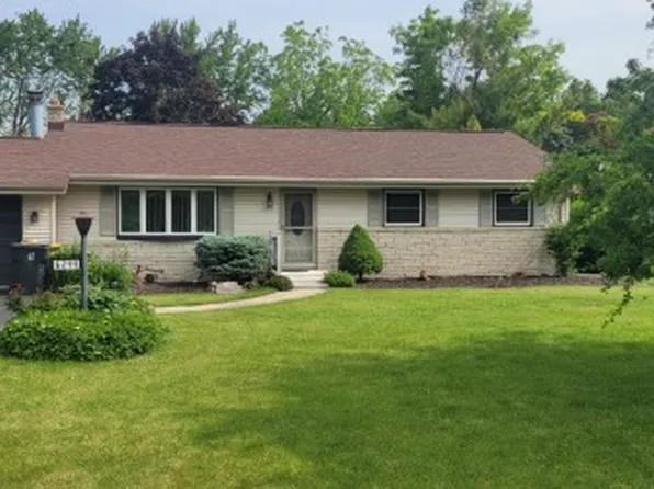 6244 Larchmont Dr, Racine, WI 53406