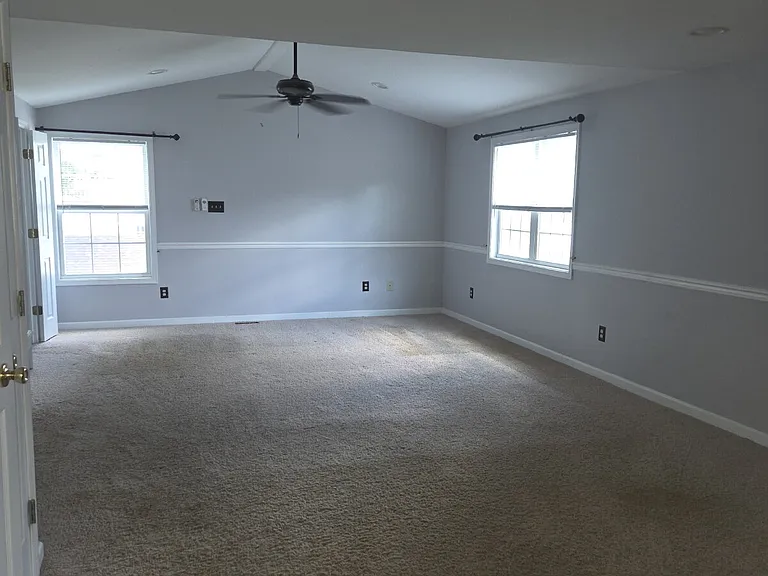 212 Sandstone Dr — Photo 9