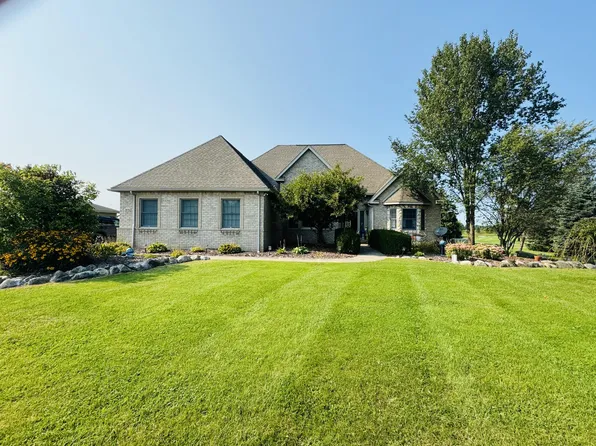 315 Dama View Ct, Howell, MI 48855