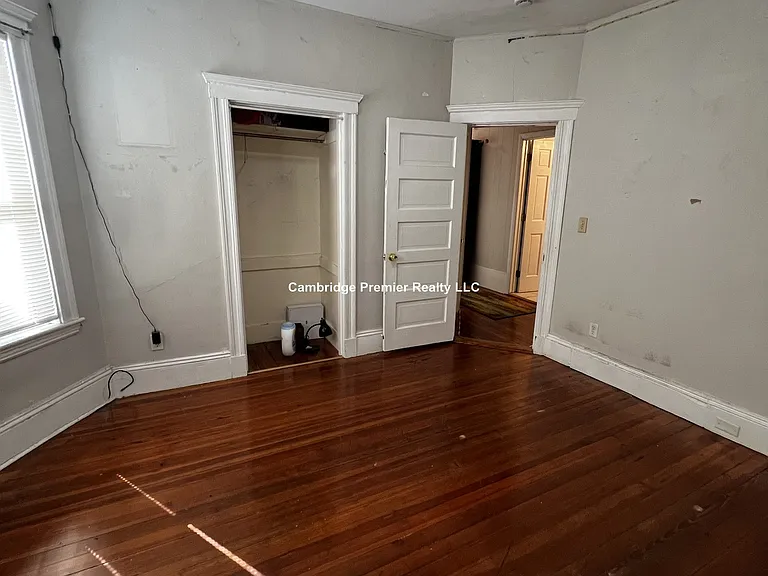81 Newbury St — Photo 26