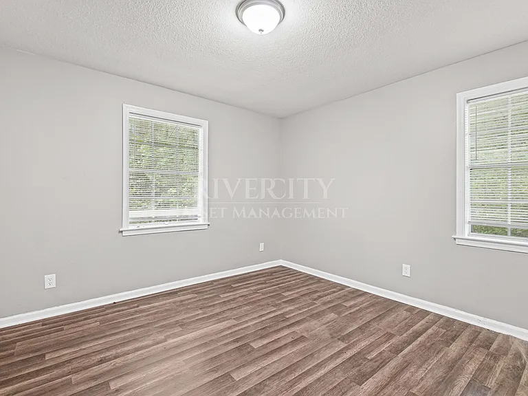 4051 Auburn Rd — Photo 17