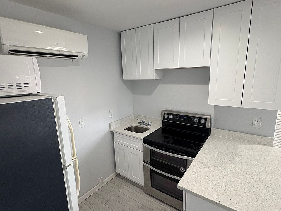 1st image of 2308 9th St W #2