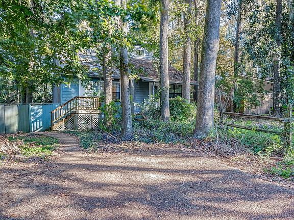 4th image of 208 Parkbrook Cir