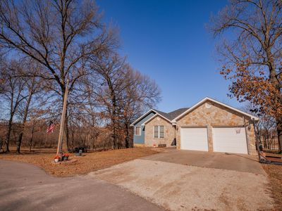 1103 Prescott Circle, Stockton, MO, 65785