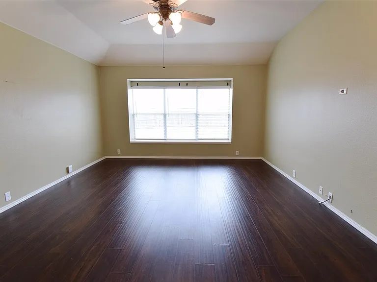 1006 Abigail Dr — Photo 10