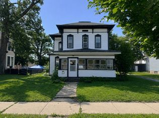 1515 B Ave NE, Cedar Rapids, IA 52402