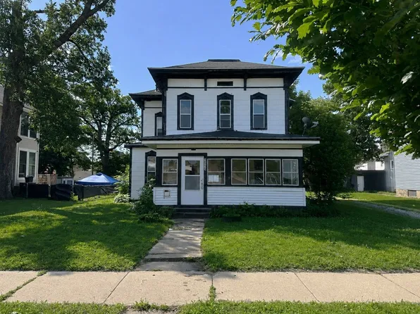 1515 B Ave NE, Cedar Rapids, IA 52402