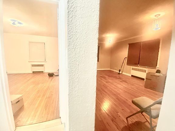 3rd image of 600 E Broadway #1