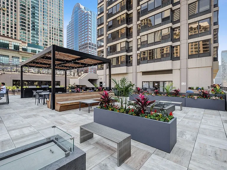30 E Huron St #3510 — Photo 4
