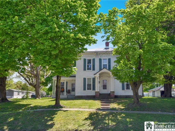 42 E Main St, Ripley, NY 14775