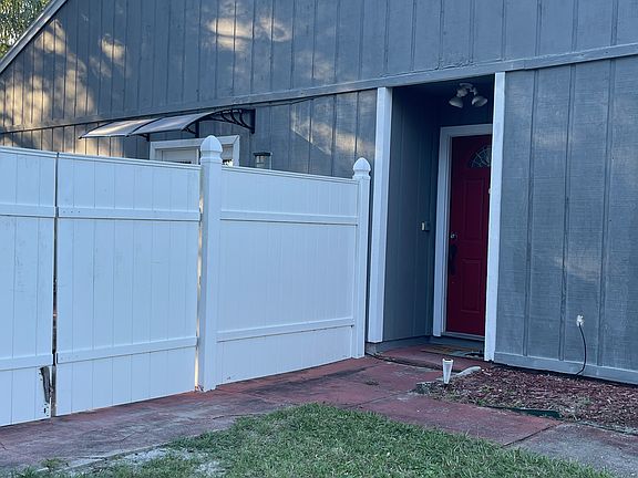 5th image of 3062 Cobblewood Ln W