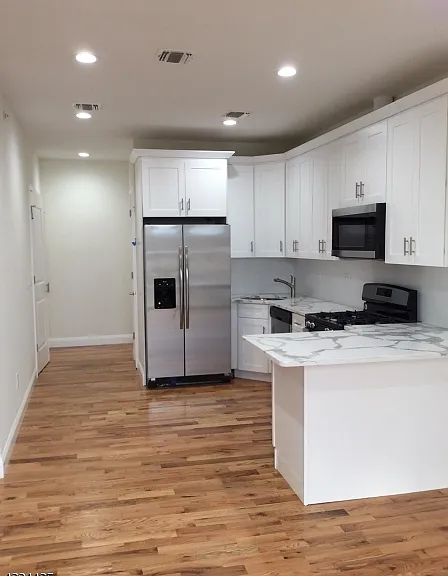 104 Broughton Ave #1B — Photo 6