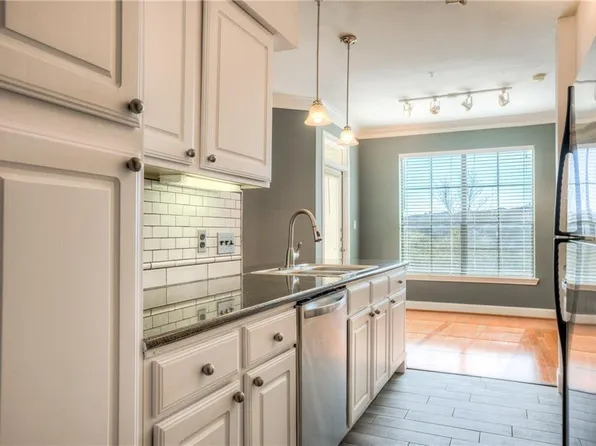 7701 Rialto Blvd APT 1127, Austin, TX 78735