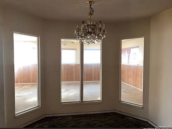 3rd image of 4114 TREEHOUSE DR