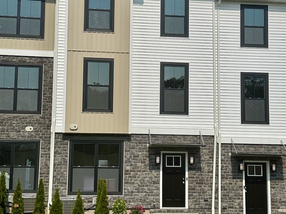 1st image of 662 Oak Dr