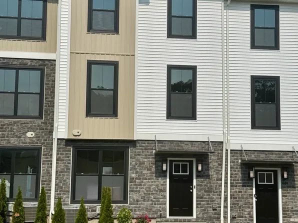 662 Oak Dr, Harleysville, PA 19438