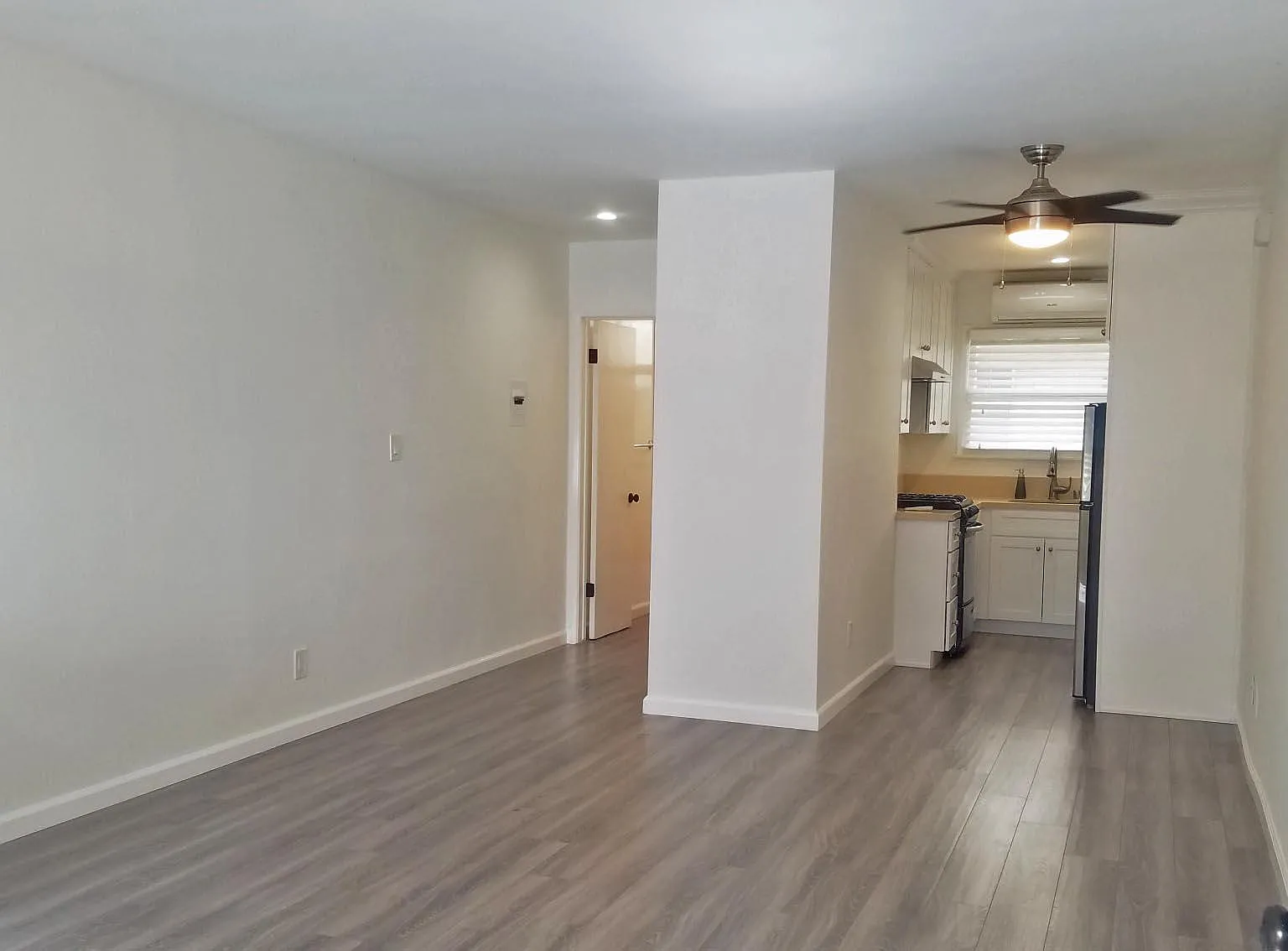 Studio, 500 sqft, $1,825 — Photo 2