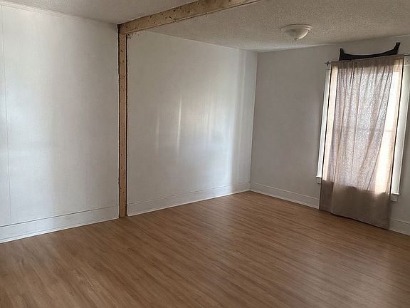 2nd image of 3 Hopkins St