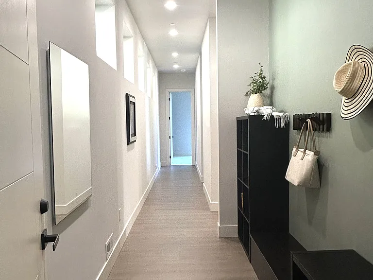 8243 W Mercer Way — Photo 16